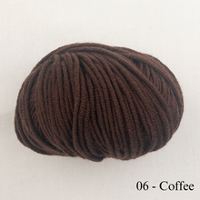 Load image into Gallery viewer, Atelier Worsted Weight Socks Knitting Kit | Karabella Aurora 8 & Knitting Pattern (#61 or Ann Norling))