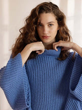 Load image into Gallery viewer, Raha Swoncho Knitting Kit | Lang Yarns Cashmere Premium & Knitting Pattern
