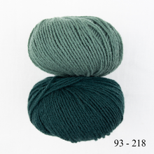 Load image into Gallery viewer, Two Tone Square Top Hat Knitting Kit | Lang Yarns Cashmere Premium & Knitting Pattern (#421)