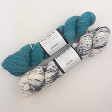 Load image into Gallery viewer, Fadient Hat Knitting Kit | MollyGirl Rock Star DK