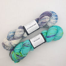 Load image into Gallery viewer, Fadient Hat Knitting Kit | MollyGirl Rock Star DK