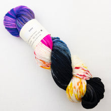 Load image into Gallery viewer, Atelier Easy Slippers Knitting Kit | Knitted Wit Merino Worsted & Knitting Pattern (#413)