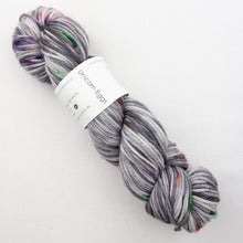 Load image into Gallery viewer, Atelier Easy Slippers Knitting Kit | Knitted Wit Merino Worsted & Knitting Pattern (#413)