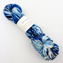 Load image into Gallery viewer, Atelier Easy Slippers Knitting Kit | Knitted Wit Merino Worsted & Knitting Pattern (#413)