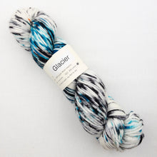 Load image into Gallery viewer, Atelier Easy Slippers Knitting Kit | Knitted Wit Merino Worsted & Knitting Pattern (#413)