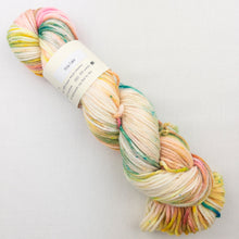 Load image into Gallery viewer, Atelier Easy Slippers Knitting Kit | Knitted Wit Merino Worsted & Knitting Pattern (#413)