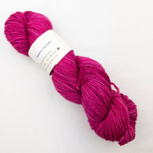 Load image into Gallery viewer, Atelier Easy Slippers Knitting Kit | Knitted Wit Merino Worsted & Knitting Pattern (#413)