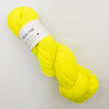 Load image into Gallery viewer, Atelier Easy Slippers Knitting Kit | Knitted Wit Merino Worsted & Knitting Pattern (#413)