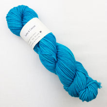 Load image into Gallery viewer, Atelier Easy Slippers Knitting Kit | Knitted Wit Merino Worsted & Knitting Pattern (#413)