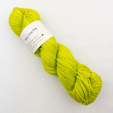 Load image into Gallery viewer, Atelier Easy Slippers Knitting Kit | Knitted Wit Merino Worsted & Knitting Pattern (#413)