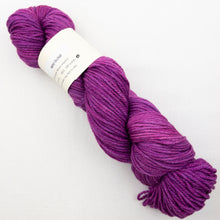 Load image into Gallery viewer, Atelier Easy Slippers Knitting Kit | Knitted Wit Merino Worsted & Knitting Pattern (#413)