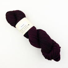 Load image into Gallery viewer, Atelier Easy Slippers Knitting Kit | Knitted Wit Merino Worsted & Knitting Pattern (#413)