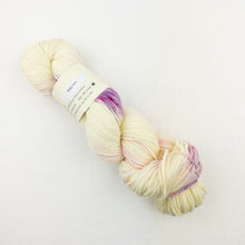 Load image into Gallery viewer, Atelier Easy Slippers Knitting Kit | Knitted Wit Merino Worsted & Knitting Pattern (#413)