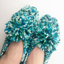 Load image into Gallery viewer, Atelier Easy Slippers Knitting Kit | Knitted Wit Merino Worsted &amp; Knitting Pattern (#413)
