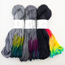 Load image into Gallery viewer, Intarsia Scarf Knitting Kit | Wonderland TweedleDeeDum & Knitting Pattern (#90B)