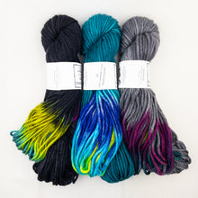 Load image into Gallery viewer, Intarsia Scarf Knitting Kit | Wonderland TweedleDeeDum & Knitting Pattern (#90B)