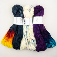 Load image into Gallery viewer, Intarsia Scarf Knitting Kit | Wonderland TweedleDeeDum & Knitting Pattern (#90B)
