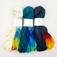 Load image into Gallery viewer, Intarsia Scarf Knitting Kit | Wonderland TweedleDeeDum & Knitting Pattern (#90B)