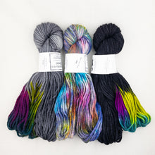 Load image into Gallery viewer, Intarsia Scarf Knitting Kit | Wonderland TweedleDeeDum & Knitting Pattern (#90B)