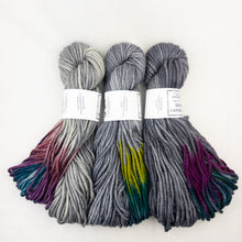 Load image into Gallery viewer, Intarsia Scarf Knitting Kit | Wonderland TweedleDeeDum & Knitting Pattern (#90B)