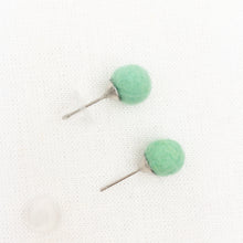 Load image into Gallery viewer, Light Green wool felt pompom earrings