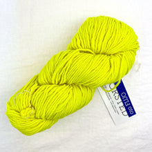 Load image into Gallery viewer, Malabrigo Seed Stitch Scarf Knitting Kit | Malabrigo Worsted & Knitting Pattern (#211)