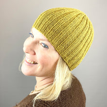 Load image into Gallery viewer, TMC Cashmere Beanie Knitting Kit | Lang Yarns Cashmere Premium & Knitting Pattern (#405)