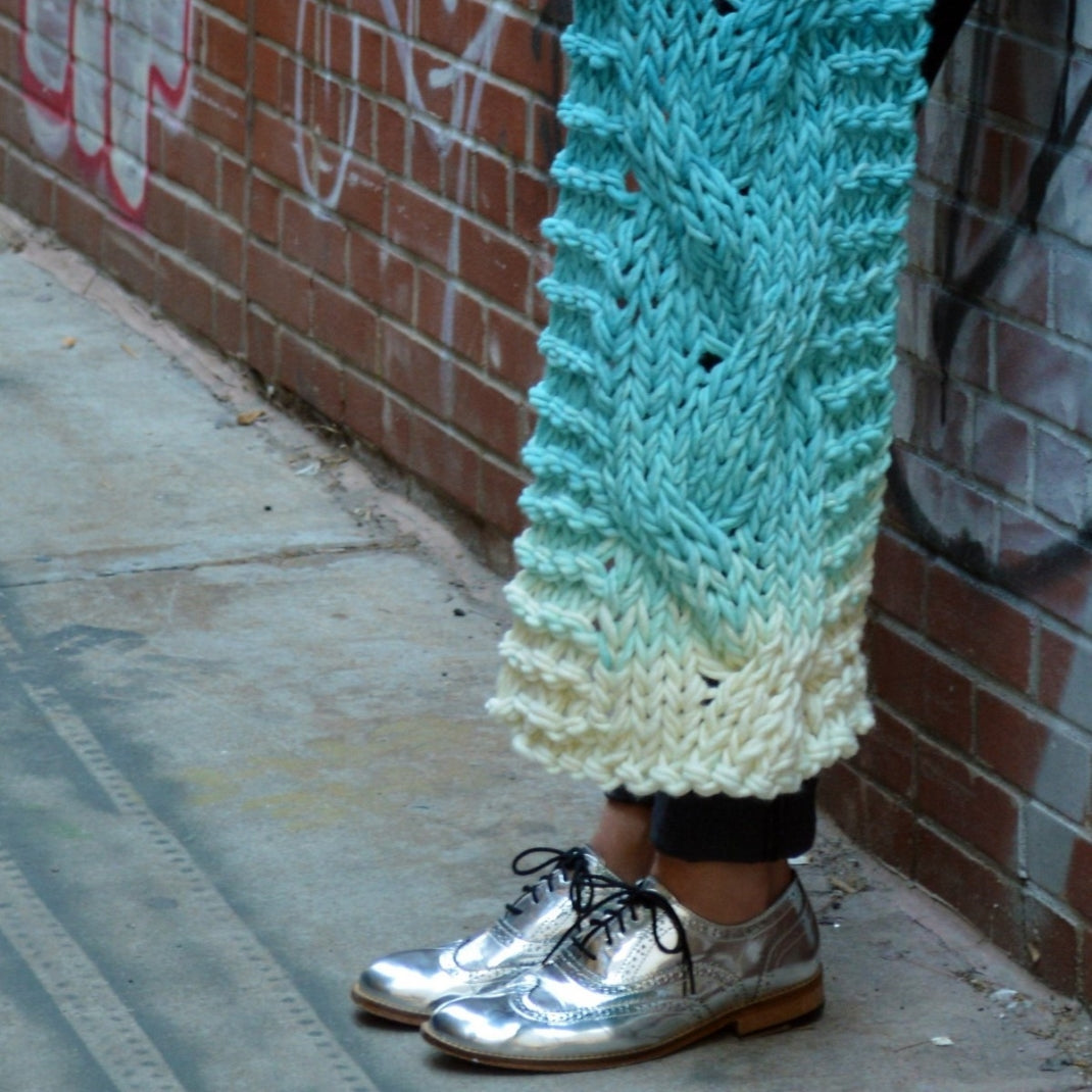 You Look Gradient Scarf Knitting Kit | Freia Handpaints Plush