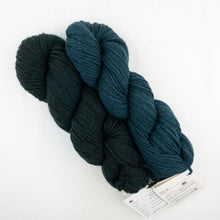 Load image into Gallery viewer, mYak Two Color Slouch Hat | mYak Baby Yak Medium & Knitting Pattern (#385)