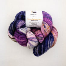Load image into Gallery viewer, Henie's Cabled Hat Knitting Kit | Smooshy with Cashmere & Knitting Pattern (#331)