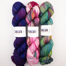 Load image into Gallery viewer, The Augusta Shawl Crochet Kit | Dream in Color Smooshy with Cashmere