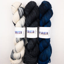 Load image into Gallery viewer, The Augusta Shawl Crochet Kit | Dream in Color Smooshy with Cashmere