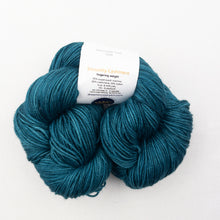 Load image into Gallery viewer, Henie's Cabled Hat Knitting Kit | Smooshy with Cashmere & Knitting Pattern (#331)
