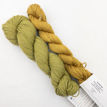 Load image into Gallery viewer, mYak and Silk Woven Scarf Kit | mYak Baby Yak Medium, Lantern Moon Indochine Silk &amp; Weaving Pattern (#400)
