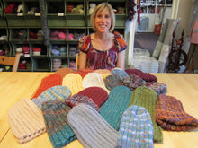 Load image into Gallery viewer, Beginning Knitting 1