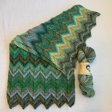 Load image into Gallery viewer, Knit Chevron Baby Blanket (Entropy version) Knitting Kit | Entropy Superwash Merino DK & Knitting Pattern (#323)