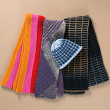 Load image into Gallery viewer, Color Knitting