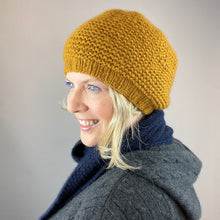 Load image into Gallery viewer, Soffio Hat Knitting Kit | Soffio Cashmere &amp; Knitting Pattern (#380)
