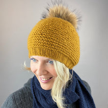 Load image into Gallery viewer, Soffio Hat Knitting Kit | Soffio Cashmere & Knitting Pattern (#380)