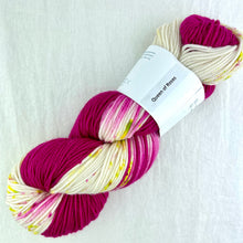 Load image into Gallery viewer, Diagonal Ripple Hat Knitting Kit | Baah Sonoma & Knitting Pattern (#328)
