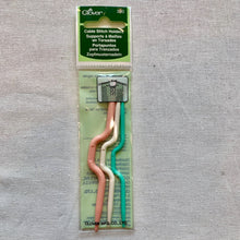 Load image into Gallery viewer, Clover Cable Stitch Holders