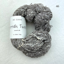 Load image into Gallery viewer, Stockinette Poncho (Tussah Tweed version) Knitting Kit | Tussah Tweed &amp; Knitting Pattern (#113C)
