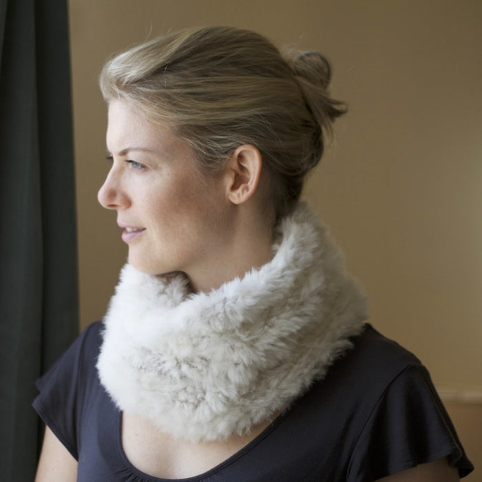 Rabbit Fur Cowl Knitting Kit | Furaz Rabbit Fur Yarn & Knitting Pattern (#198)