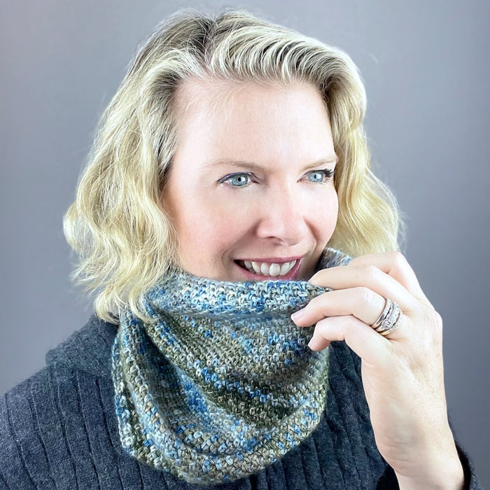 Tidepools Crocheted Cowl Kit | Artyarns Cashmere Glitter & Crochet Pattern (#391)