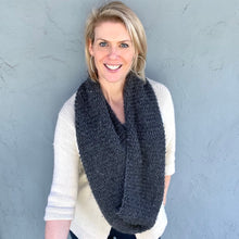 Load image into Gallery viewer, Easy Bulky Alpaca Cowl Knitting Kit | Baby Alpaca Grande &amp; Knitting Pattern (#151)
