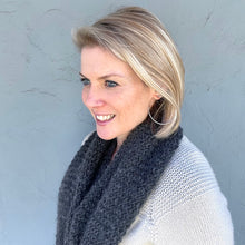 Load image into Gallery viewer, Easy Bulky Alpaca Cowl Knitting Kit | Baby Alpaca Grande & Knitting Pattern (#151)