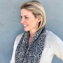 Load image into Gallery viewer, Bulky Ribbed Cowl Knitting Kit | Bulky Alpaca &amp; Knitting Pattern (#167A)
