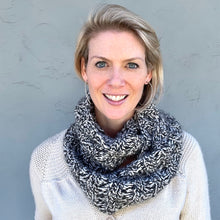 Load image into Gallery viewer, Bulky Ribbed Cowl Knitting Kit | Bulky Alpaca &amp; Knitting Pattern (#167A)
