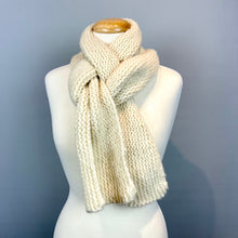 Load image into Gallery viewer, Soffio Scarf Knitting Kit | Soffio Cashmere &amp; Knitting Pattern (#388)
