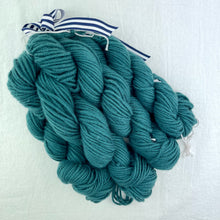 Load image into Gallery viewer, Jade Sapphire Cashmere Scarf Knitting Kit | Jade Sapphire 8 Ply Mongolian Cashmere & Knitting Pattern